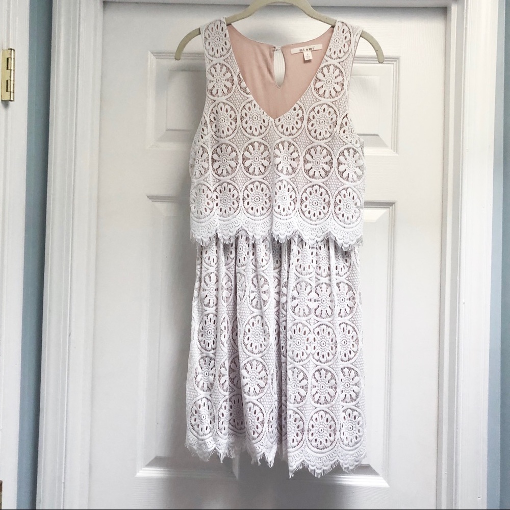 Francesca’s Collection Sleeveless White Lace Dress